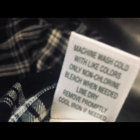 💫EUC💫Converse Button Up Long Sleeves w/ Ruffles - Women Top💫 - Picture 8 of 8